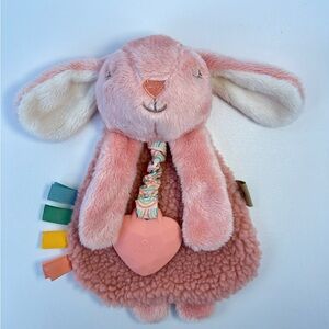 NWT Itzy Ritzy Pink Bunny Heart Teether Lovey